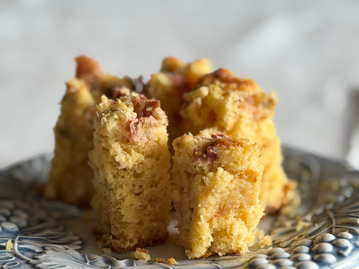 rhubarb cake