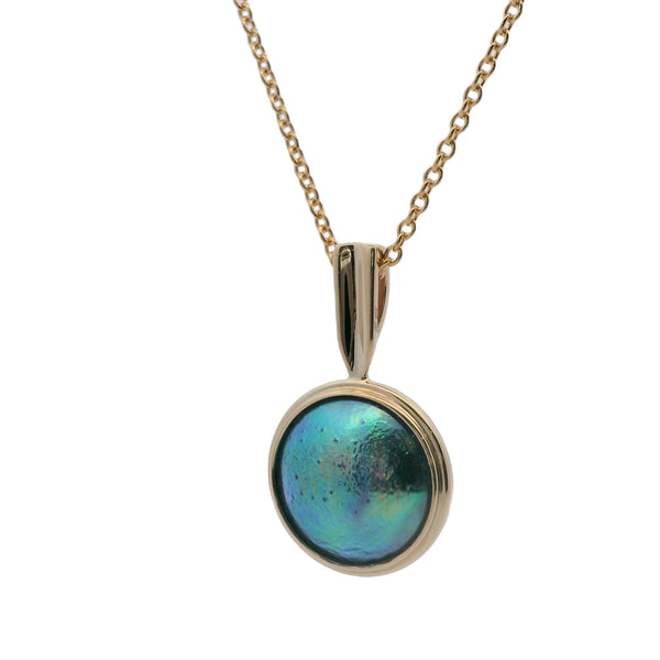 Pearl necklace NZ — Arapawa blue pāua pearl in 9ct yellow gold Ocean Echo setting
