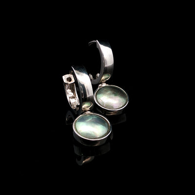 Pearl Torea Earrings - Huggie