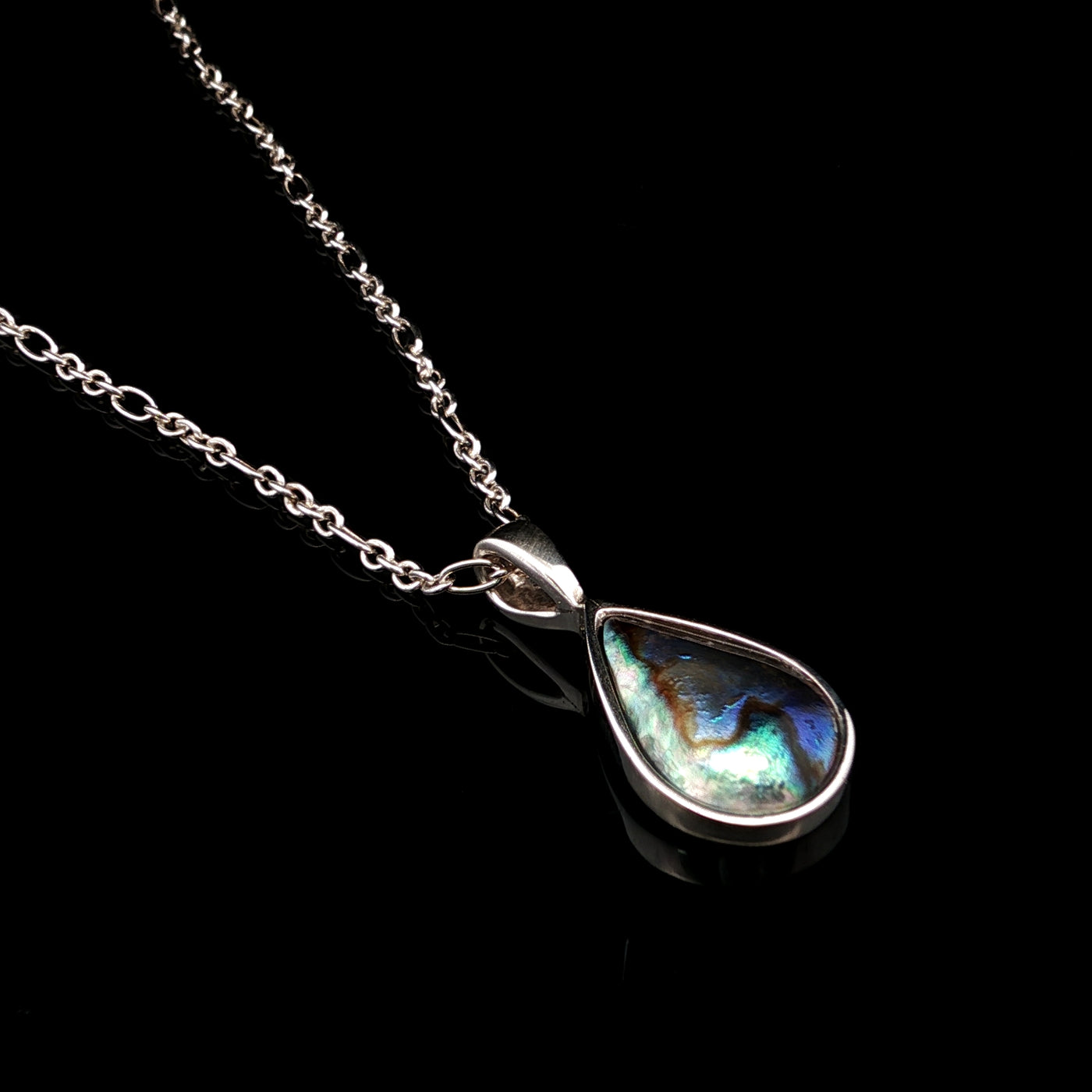 Pearl Teardrop Necklace