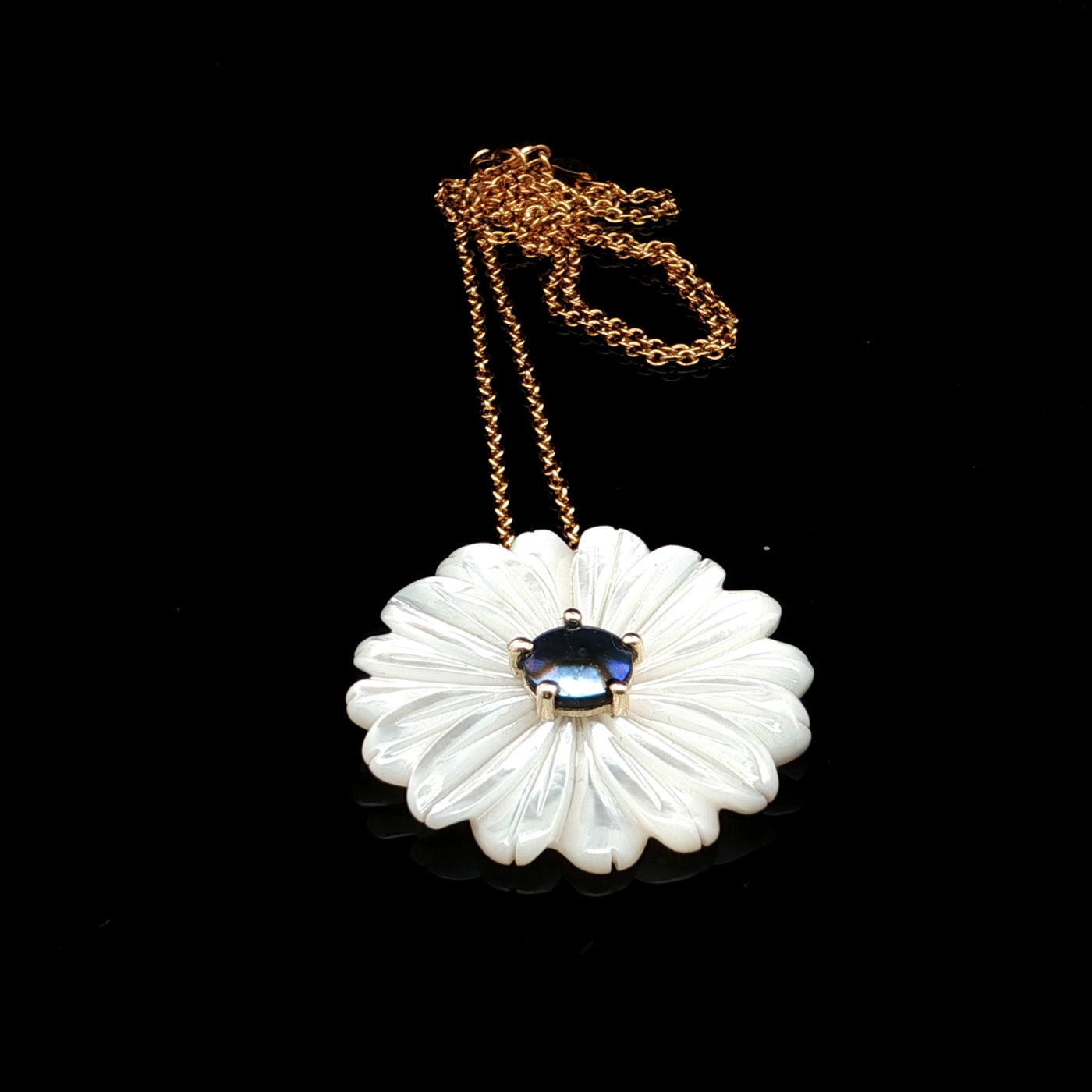 Pearl Marlborough Daisy Necklace - Yellow Gold 9ct
