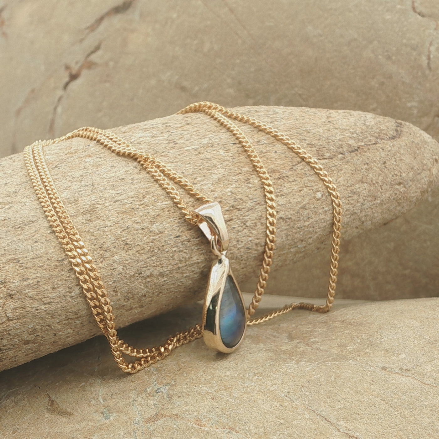Pearl Ocean Kiss Necklace - 9ct Gold