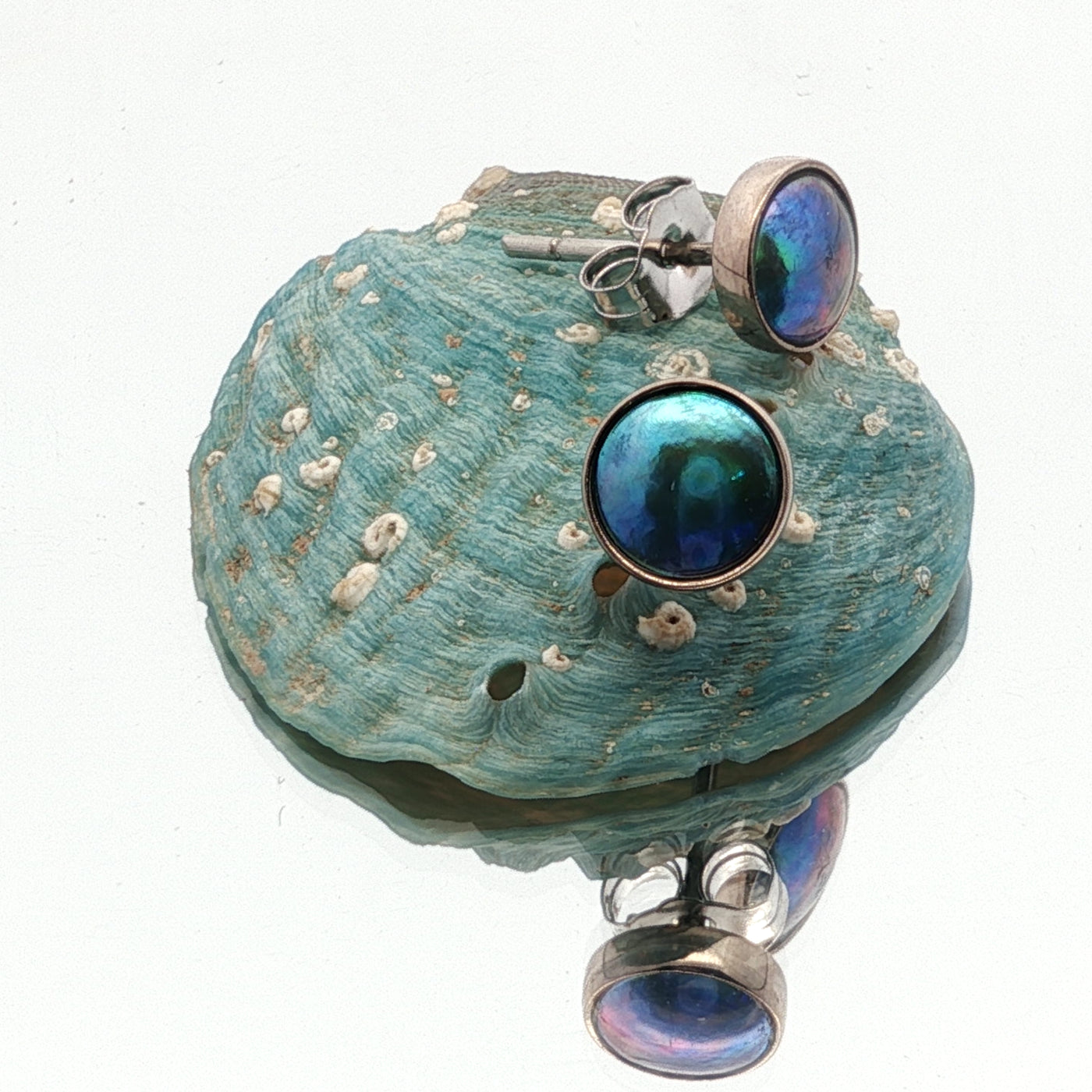 Pearl Stud Earrings - White 18ct