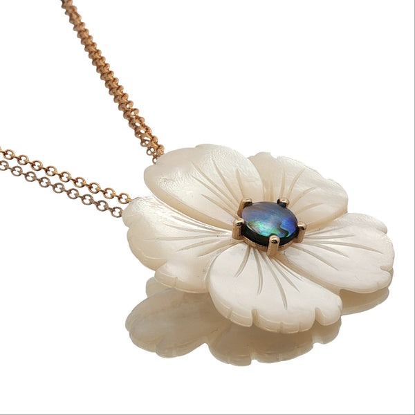 9ct gold pearl necklace NZ — Oyster Shell pendant, 7mm B1 Regular Arapawa pāua pearl