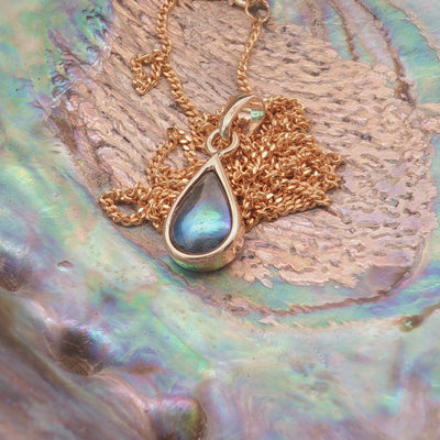 Pearl Ocean Kiss Necklace - 9ct Gold