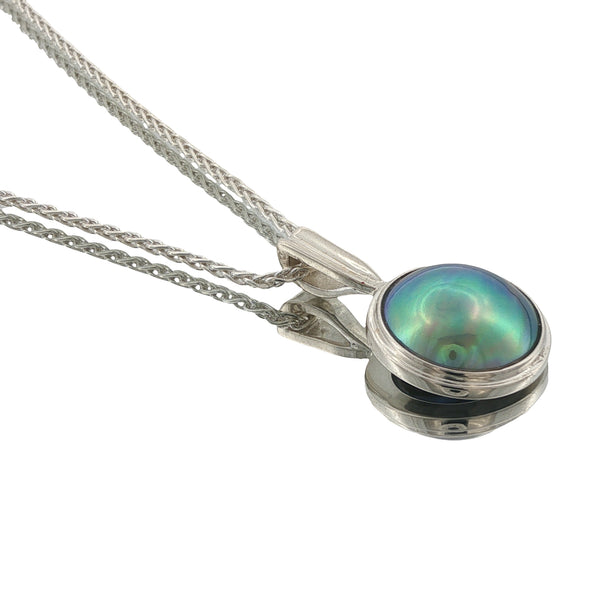 Sterling silver pearl necklace NZ with Arapawa pāua pearl on a 50cm chain
