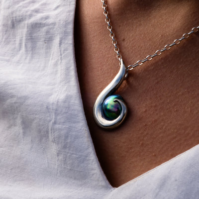 Pearl necklace 