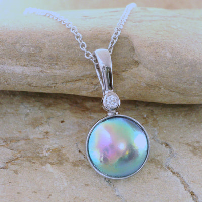 paua Pearl white gold necklace