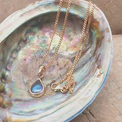 Pearl Ocean Kiss Necklace - 9ct Gold