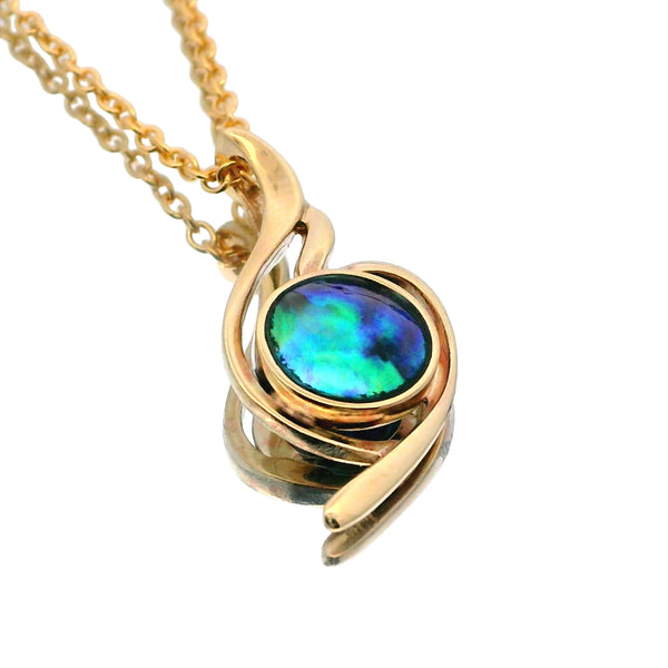 Pearl necklace NZ – Arapawa paua pearl in a 9ct yellow gold twist setting